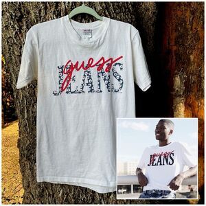 Authentic 90s Guess Jeans Single Stitch Spell Out Logo Tee Shirt Size Medium